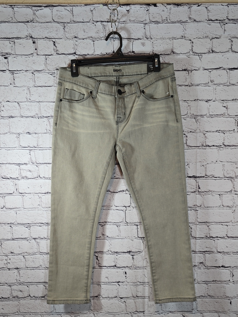 BDG 'Twig' Gray Low Rise Cropped Jeans Size 29 NWOT